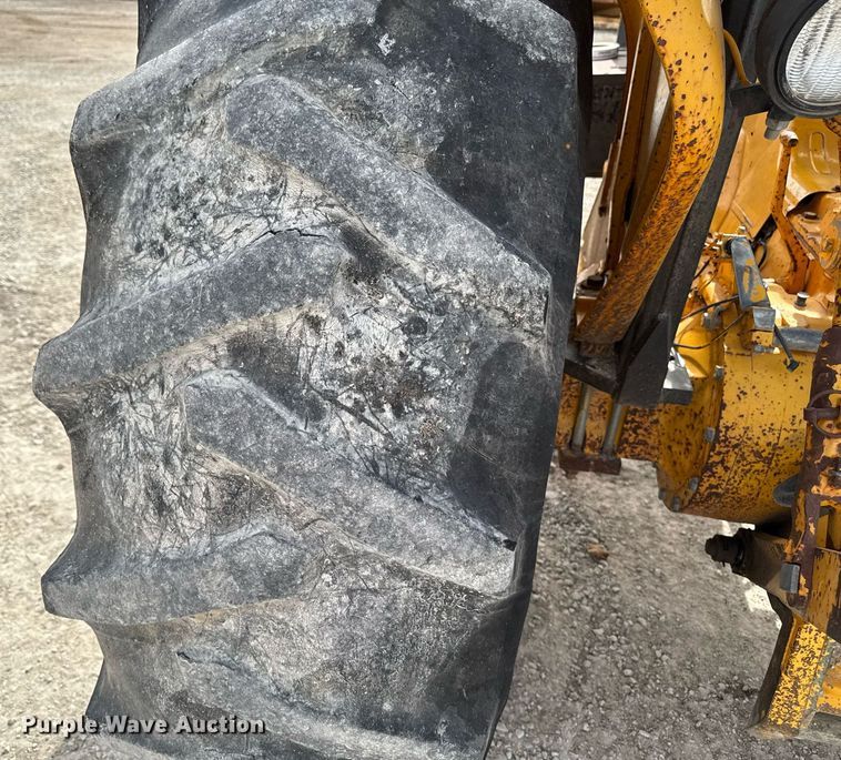 image for item EM3610 1989 John Deere 2755 tractor