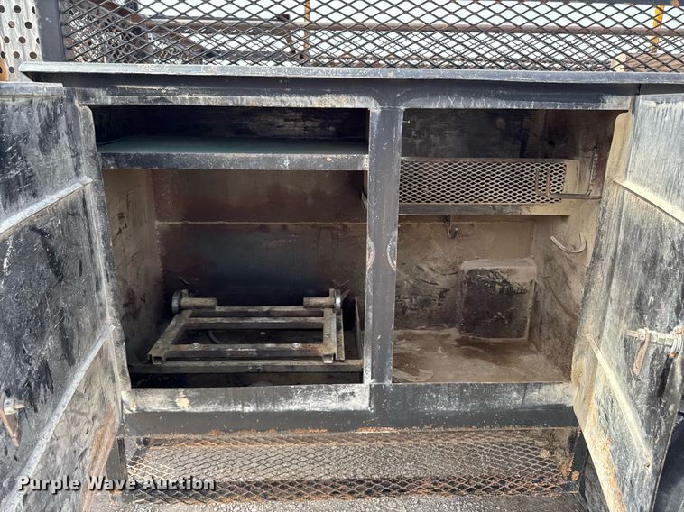 image for item EM3611 1997 GMC C7500 utility / service truck