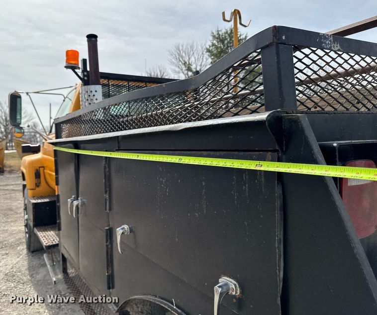 image for item EM3611 1997 GMC C7500 utility / service truck