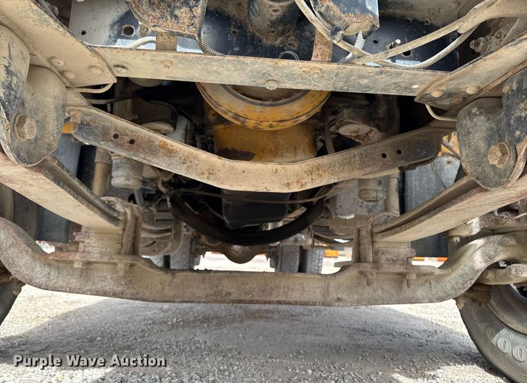 image for item EM3611 1997 GMC C7500 utility / service truck