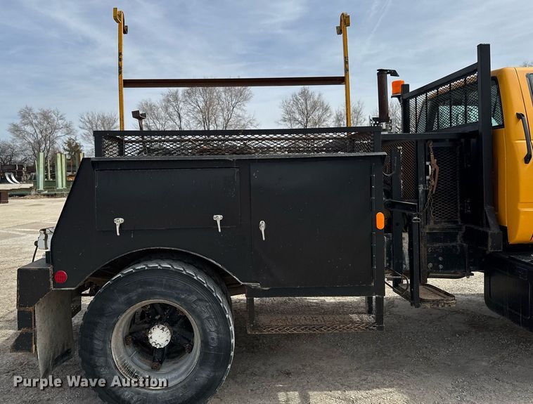 image for item EM3611 1997 GMC C7500 utility / service truck