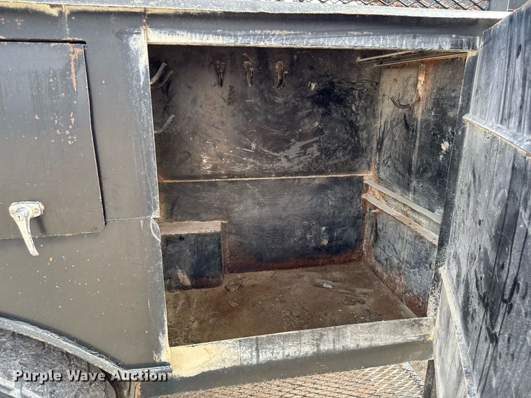 image for item EM3611 1997 GMC C7500 utility / service truck