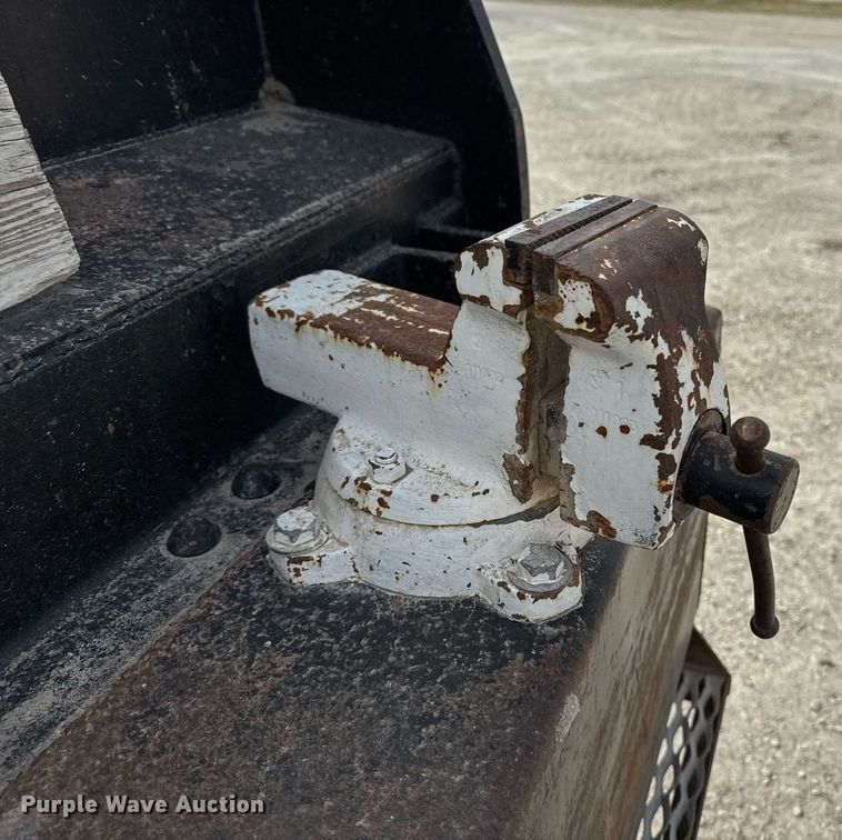 image for item EM3611 1997 GMC C7500 utility / service truck