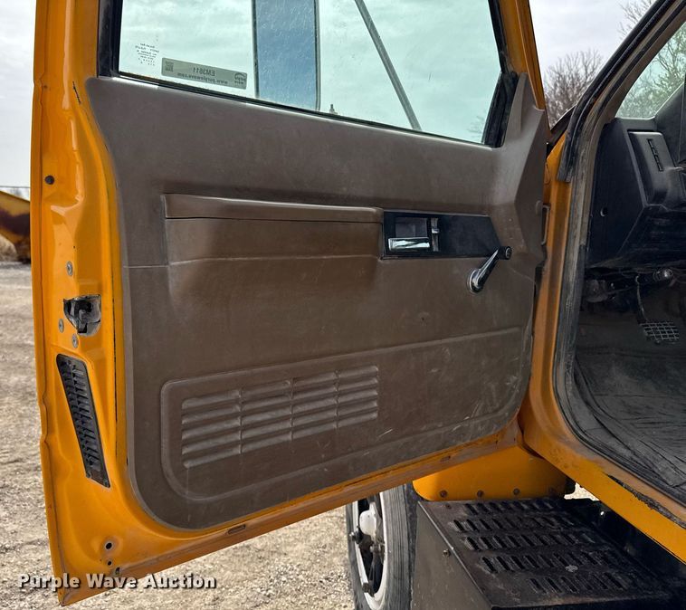 image for item EM3611 1997 GMC C7500 utility / service truck