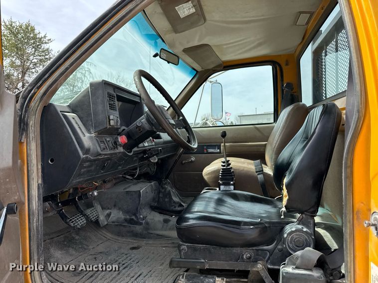 image for item EM3611 1997 GMC C7500 utility / service truck