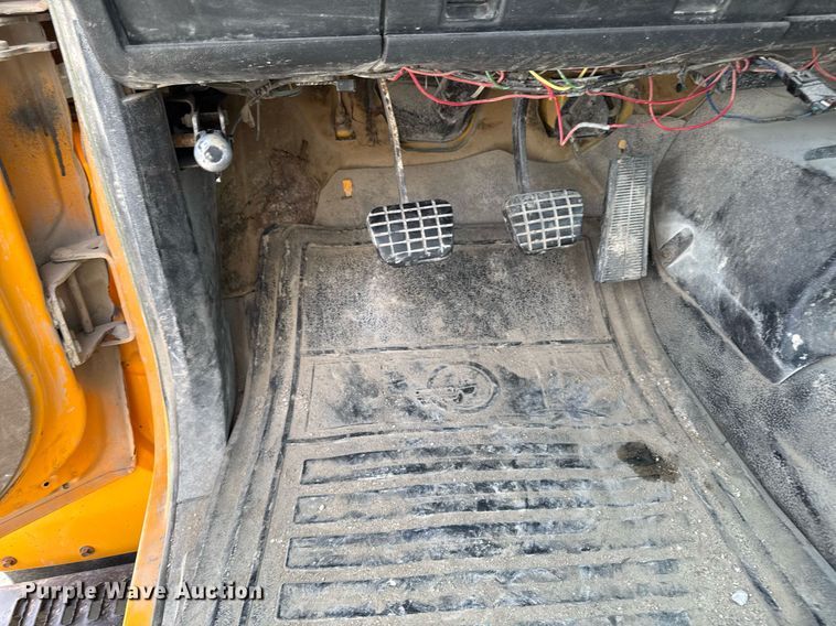 image for item EM3611 1997 GMC C7500 utility / service truck