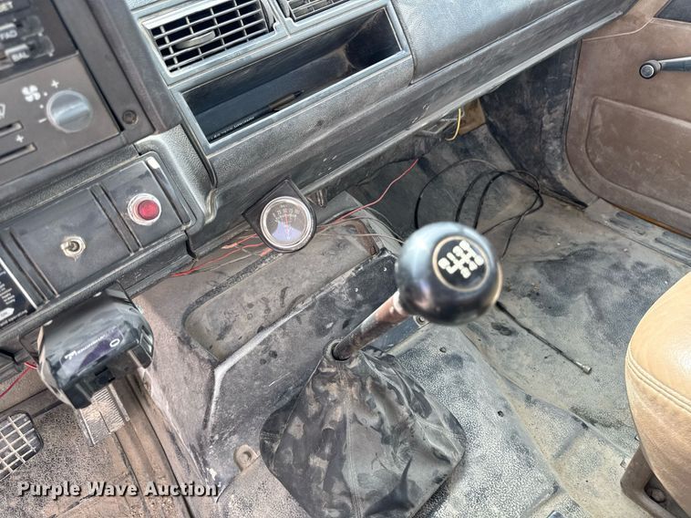 image for item EM3611 1997 GMC C7500 utility / service truck