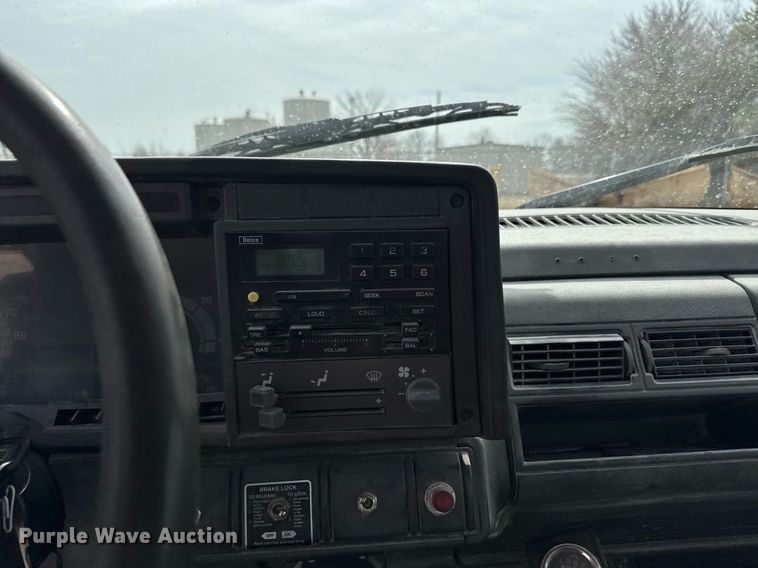 image for item EM3611 1997 GMC C7500 utility / service truck