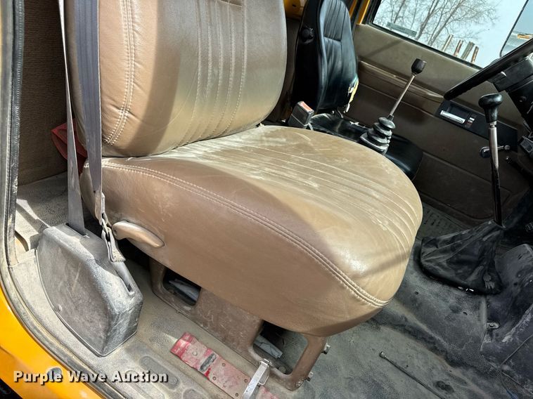 image for item EM3611 1997 GMC C7500 utility / service truck