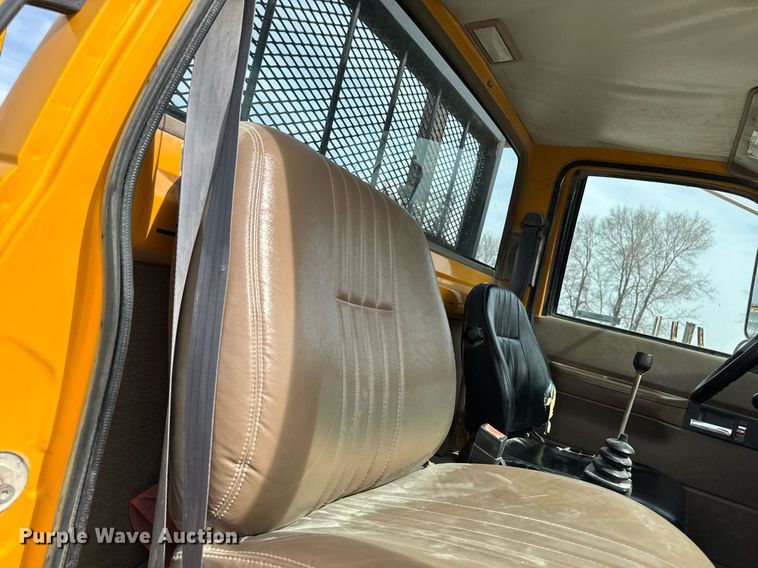 image for item EM3611 1997 GMC C7500 utility / service truck