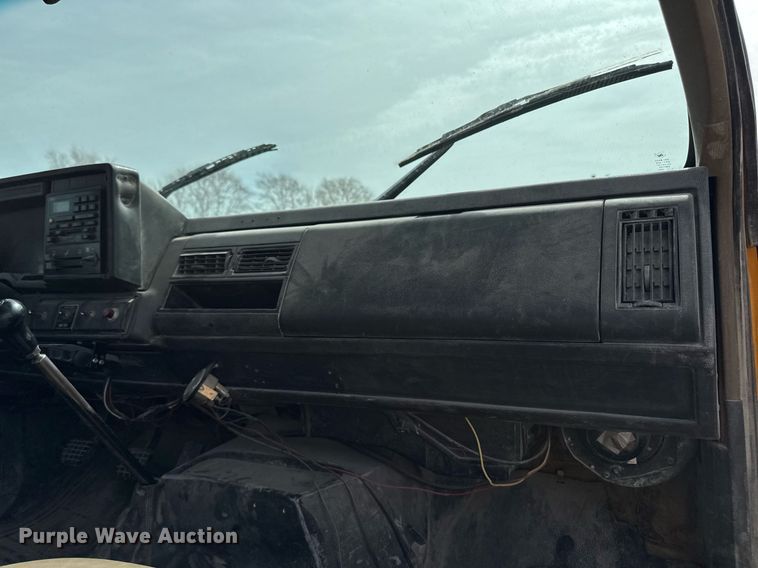 image for item EM3611 1997 GMC C7500 utility / service truck