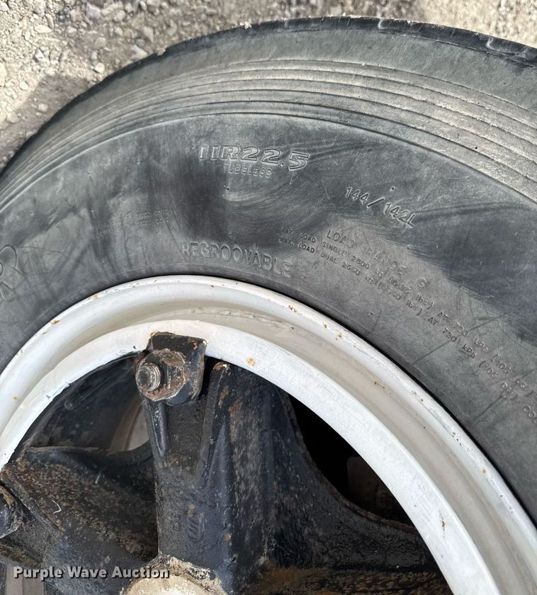 image for item EM3611 1997 GMC C7500 utility / service truck