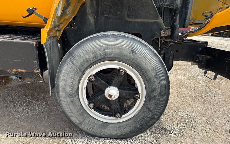 image for item EM3611 1997 GMC C7500 utility / service truck