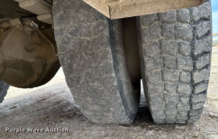 image for item EM3611 1997 GMC C7500 utility / service truck