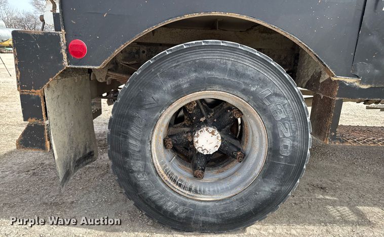 image for item EM3611 1997 GMC C7500 utility / service truck