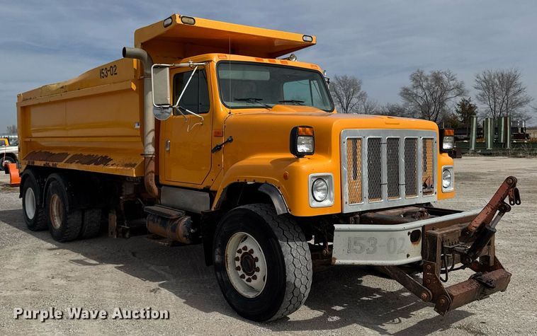 image for item EM3612 2002 International 2554  dump truck