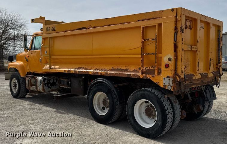 image for item EM3612 2002 International 2554  dump truck