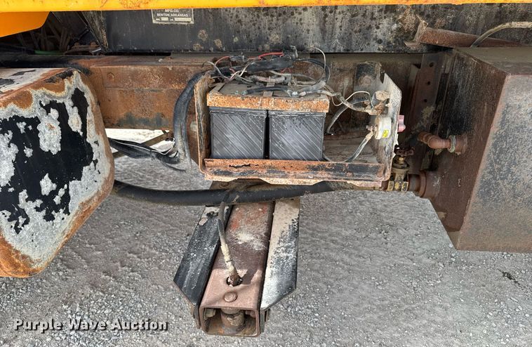 image for item EM3612 2002 International 2554  dump truck