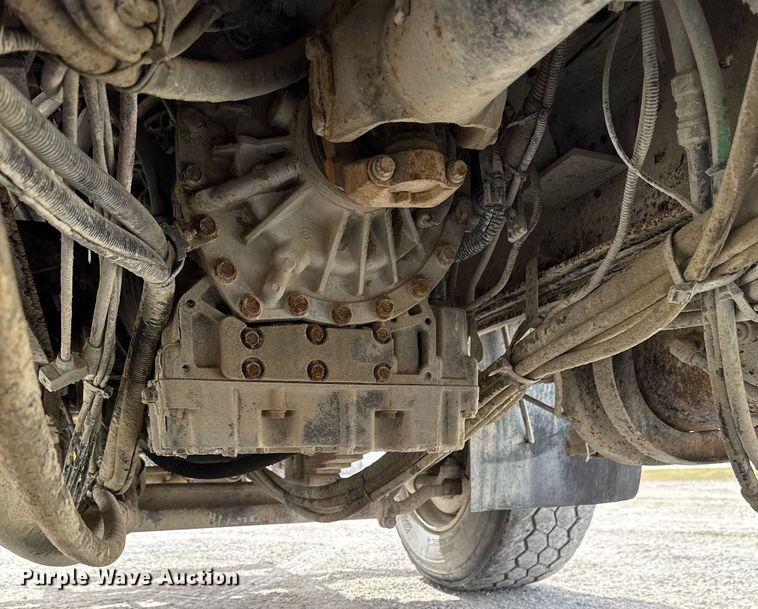 image for item EM3612 2002 International 2554  dump truck