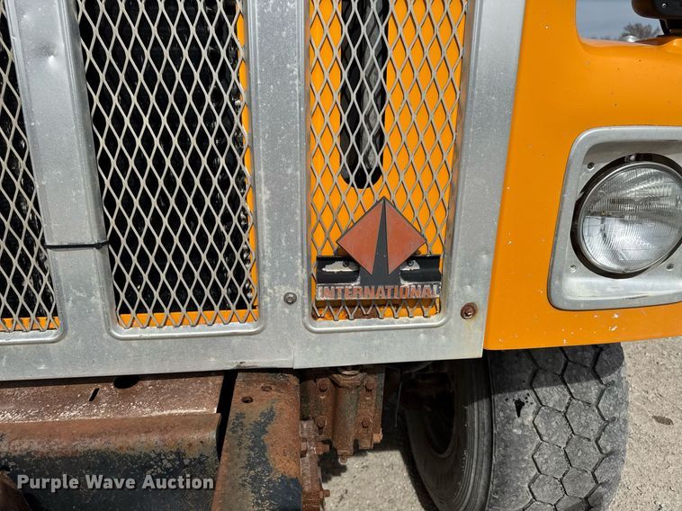 image for item EM3612 2002 International 2554  dump truck