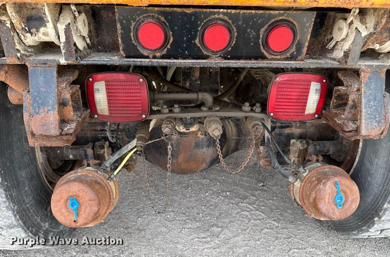 image for item EM3612 2002 International 2554  dump truck