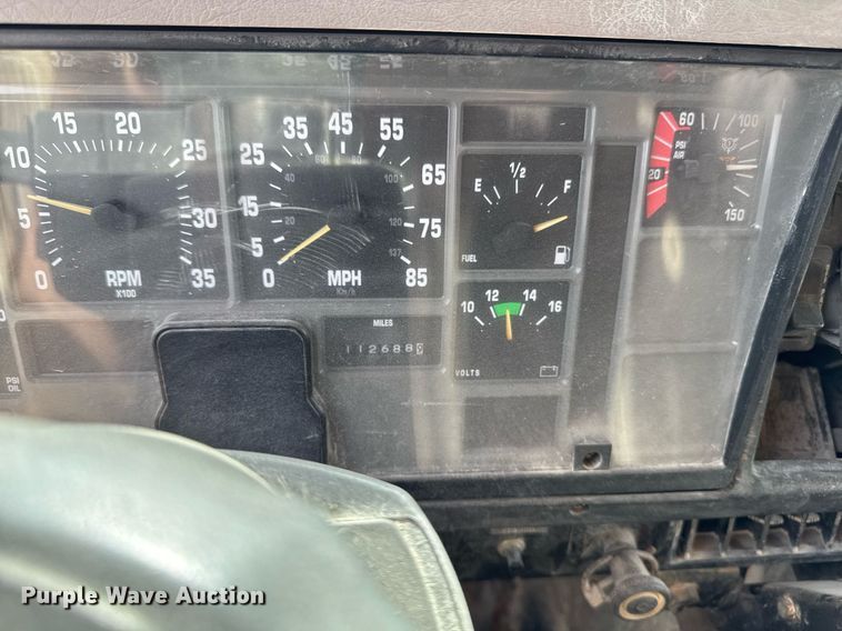 image for item EM3612 2002 International 2554  dump truck