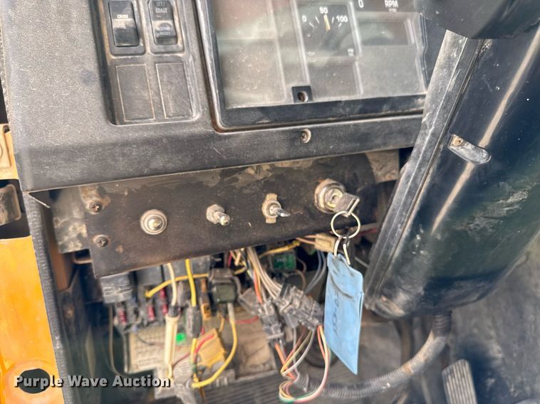 image for item EM3612 2002 International 2554  dump truck