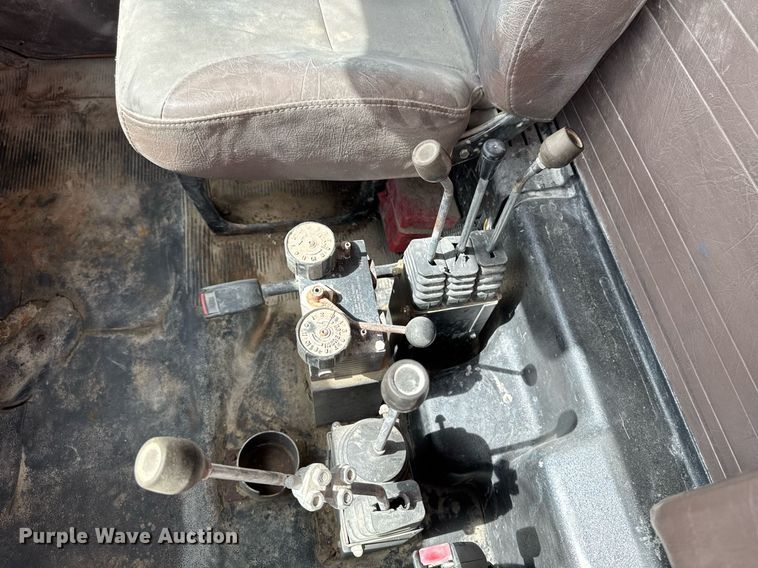 image for item EM3612 2002 International 2554  dump truck