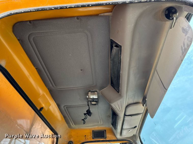 image for item EM3612 2002 International 2554  dump truck