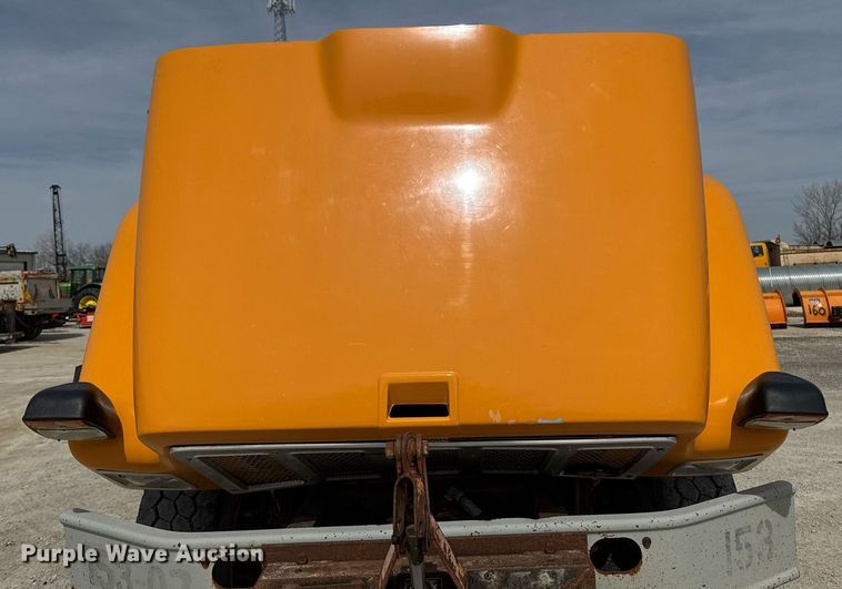 image for item EM3612 2002 International 2554  dump truck