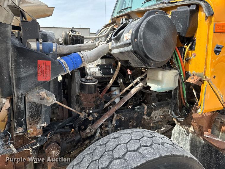 image for item EM3612 2002 International 2554  dump truck