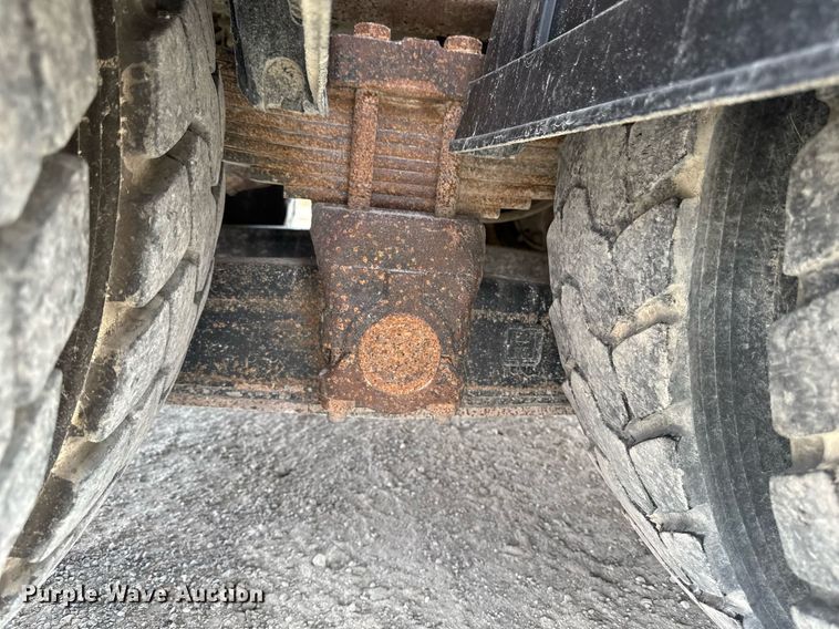 image for item EM3612 2002 International 2554  dump truck