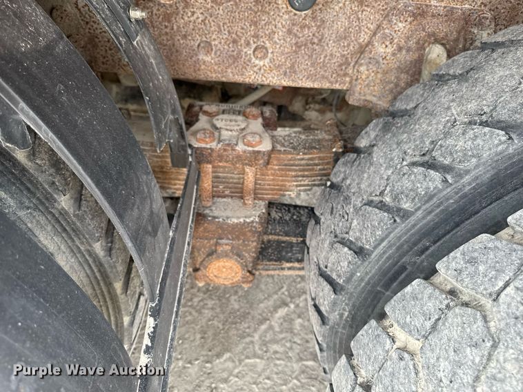 image for item EM3612 2002 International 2554  dump truck