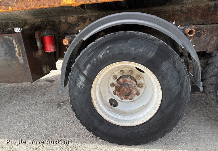 image for item EM3612 2002 International 2554  dump truck