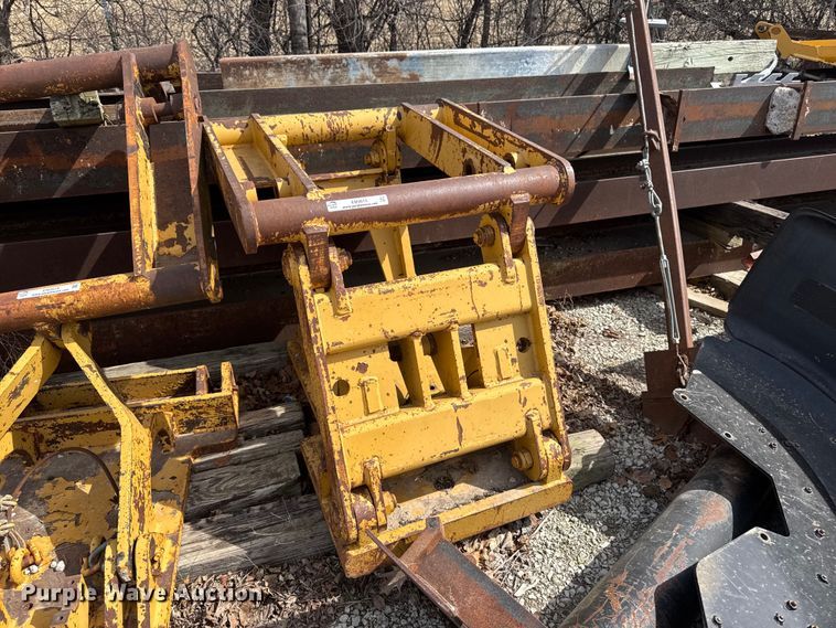 image for item EM3613 Caterpillar 140H front mount lift group