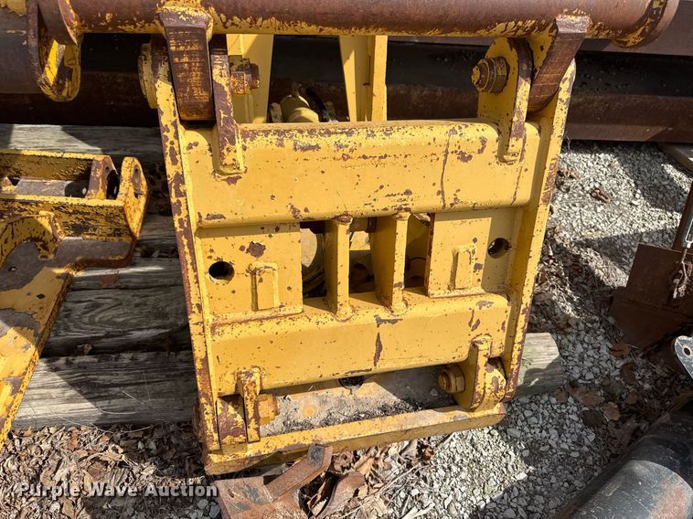 image for item EM3613 Caterpillar 140H front mount lift group