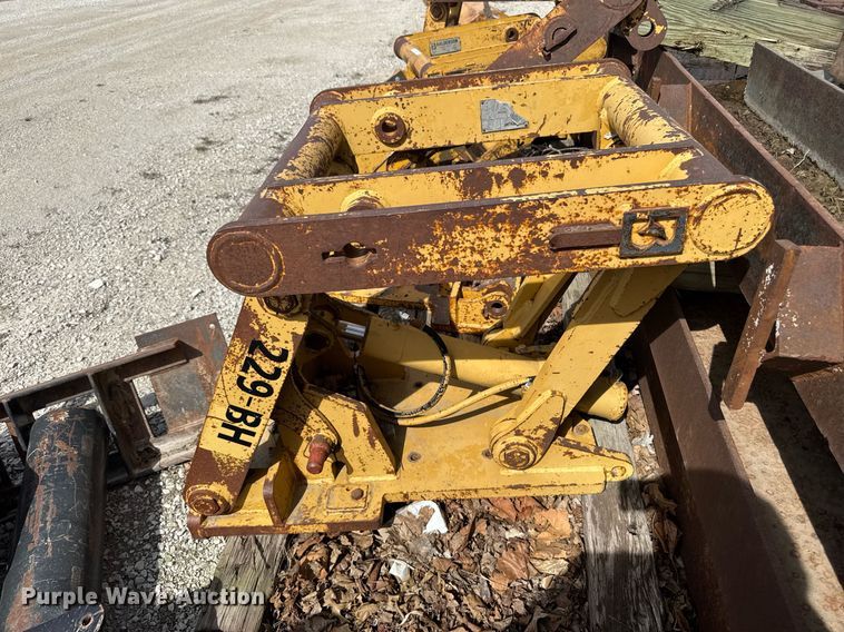 image for item EM3613 Caterpillar 140H front mount lift group