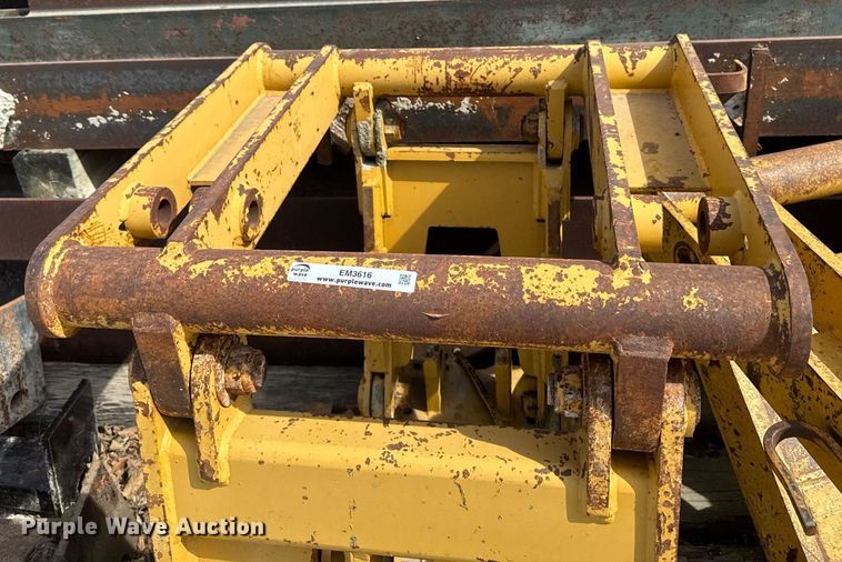 image for item EM3616 Balderson BLQ12 front mount lift group