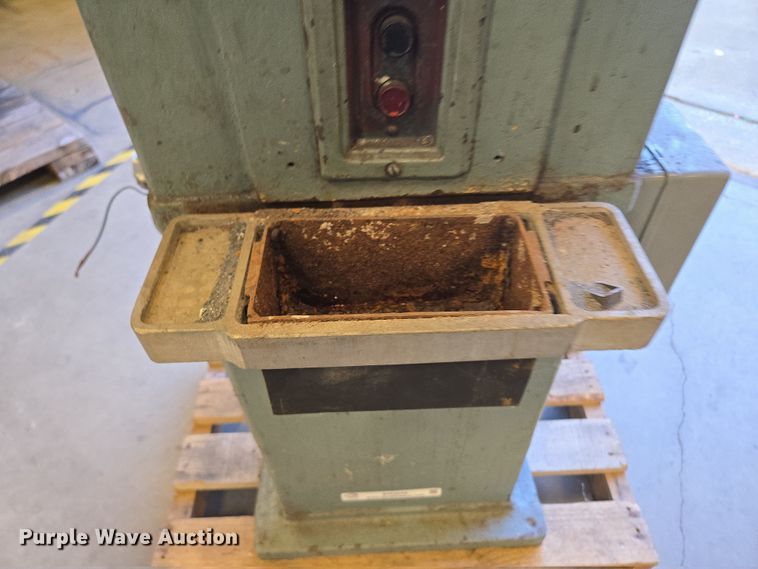 image for item EN3529 Hammond Machinery Builders Inc. ND-10 grinder