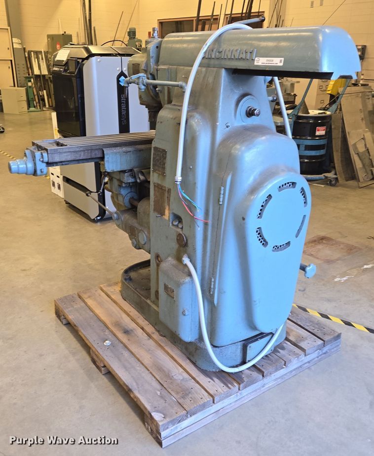 image for item EN3530 Cincinnati 2ML milling machine
