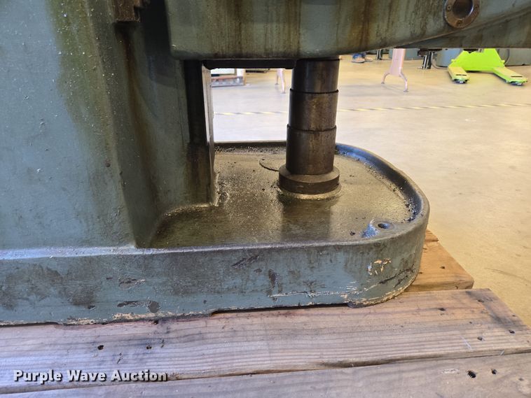 image for item EN3530 Cincinnati 2ML milling machine