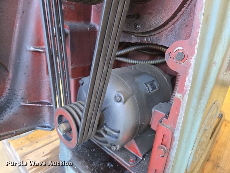 image for item EN3530 Cincinnati 2ML milling machine