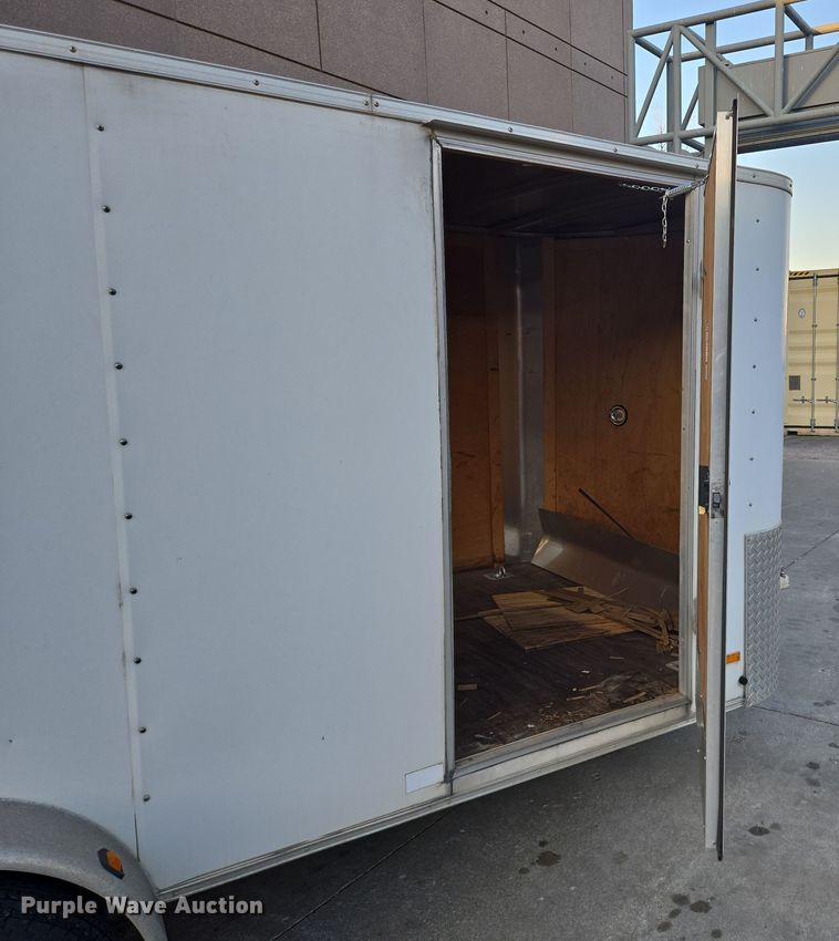 image for item EN3531 2005 Pace American Journey enclosed cargo trailer