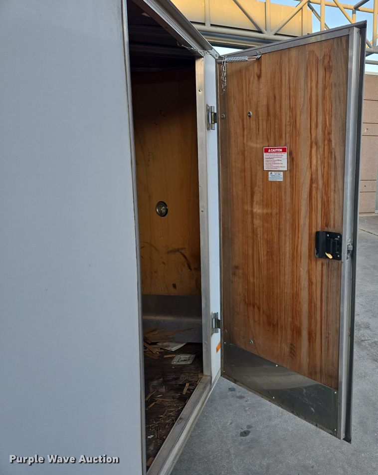 image for item EN3531 2005 Pace American Journey enclosed cargo trailer