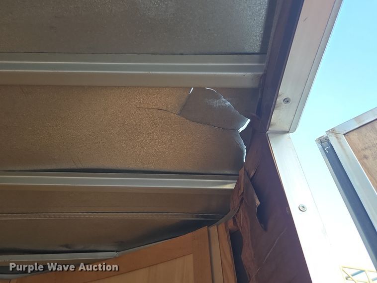 image for item EN3531 2005 Pace American Journey enclosed cargo trailer