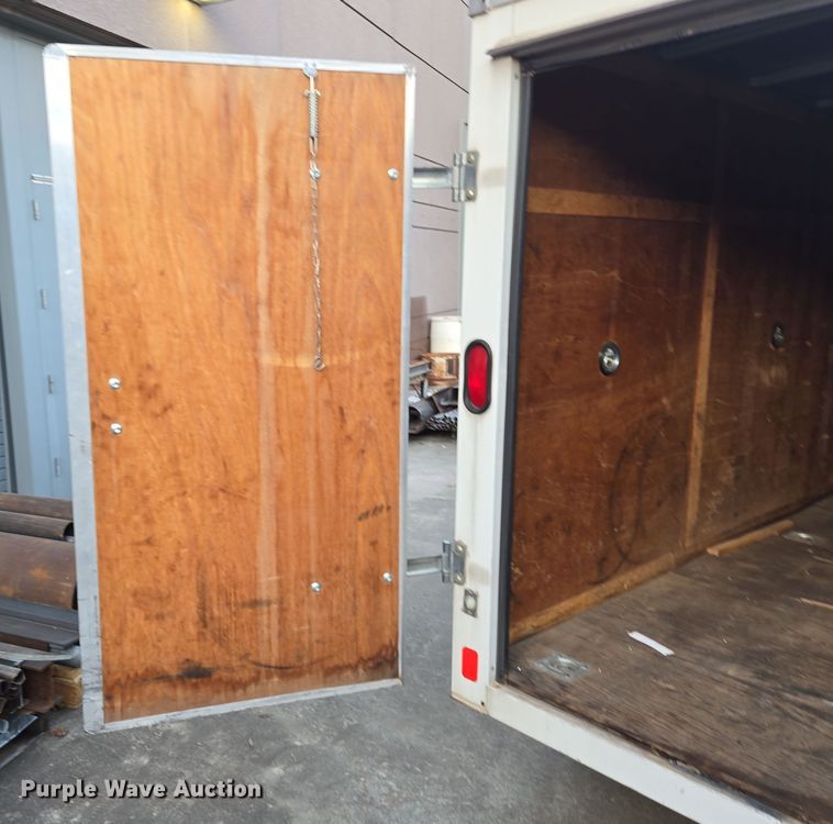 image for item EN3531 2005 Pace American Journey enclosed cargo trailer