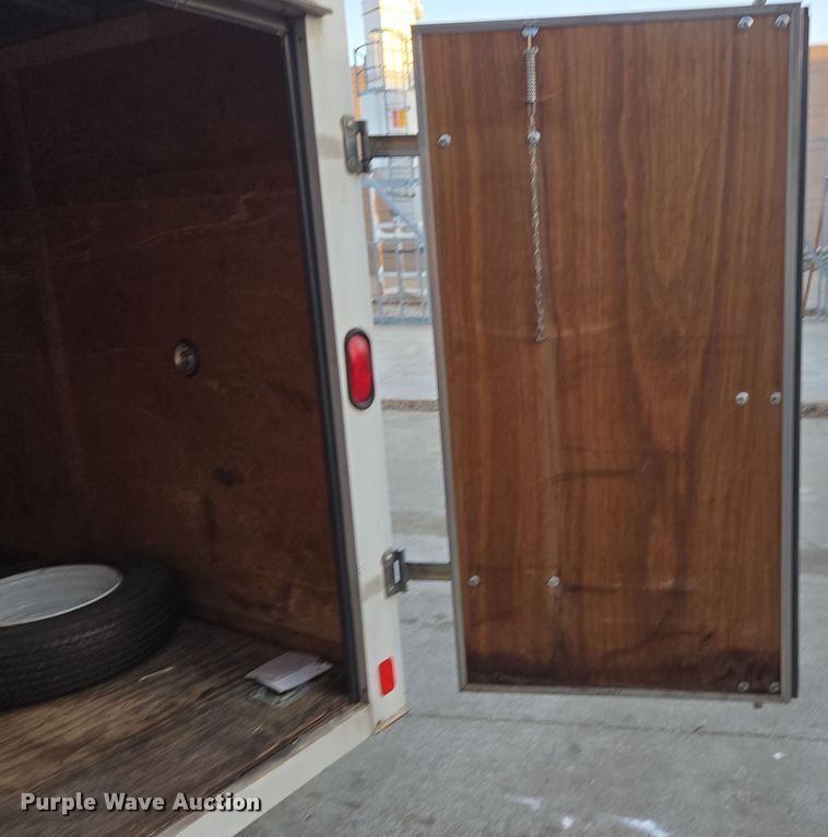 image for item EN3531 2005 Pace American Journey enclosed cargo trailer