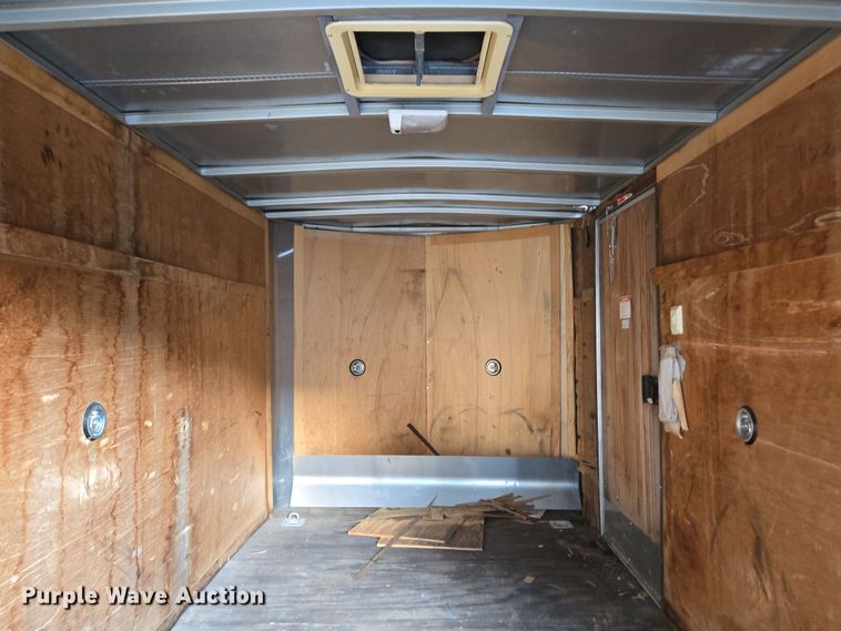 image for item EN3531 2005 Pace American Journey enclosed cargo trailer