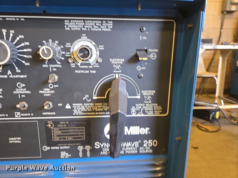 image for item EN3533 1990 Miller Syncrowave 250 welder