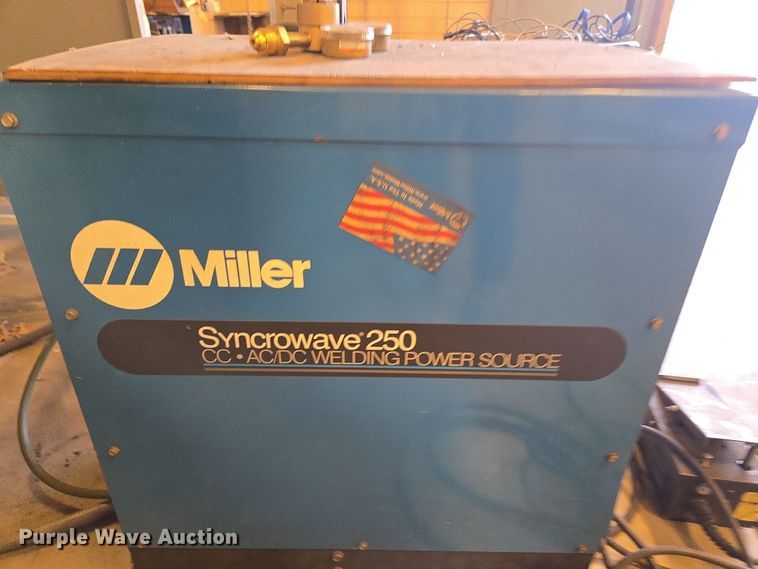 image for item EN3533 1990 Miller Syncrowave 250 welder
